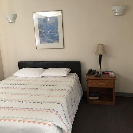 The Capri Motel Виннипег Экстерьер фото