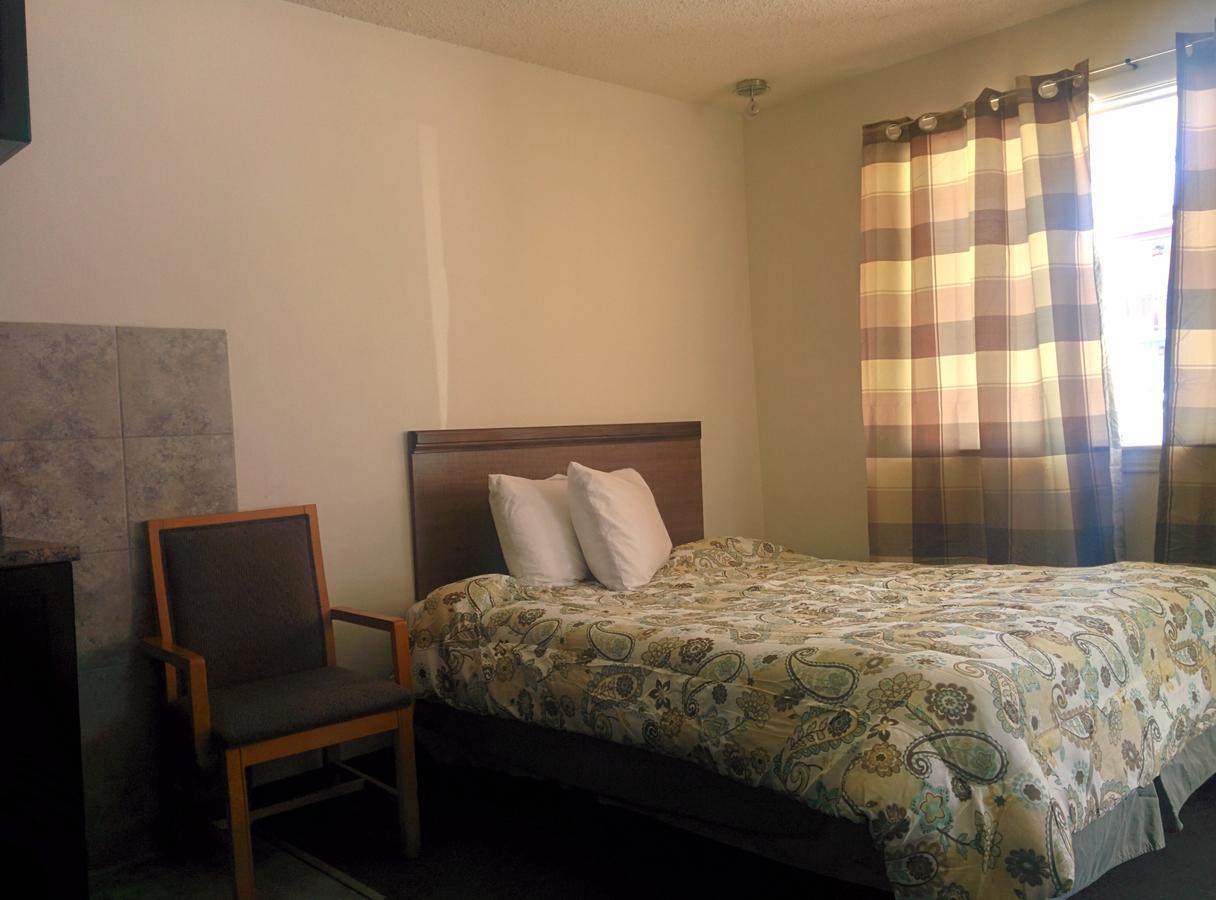 The Capri Motel Виннипег Экстерьер фото