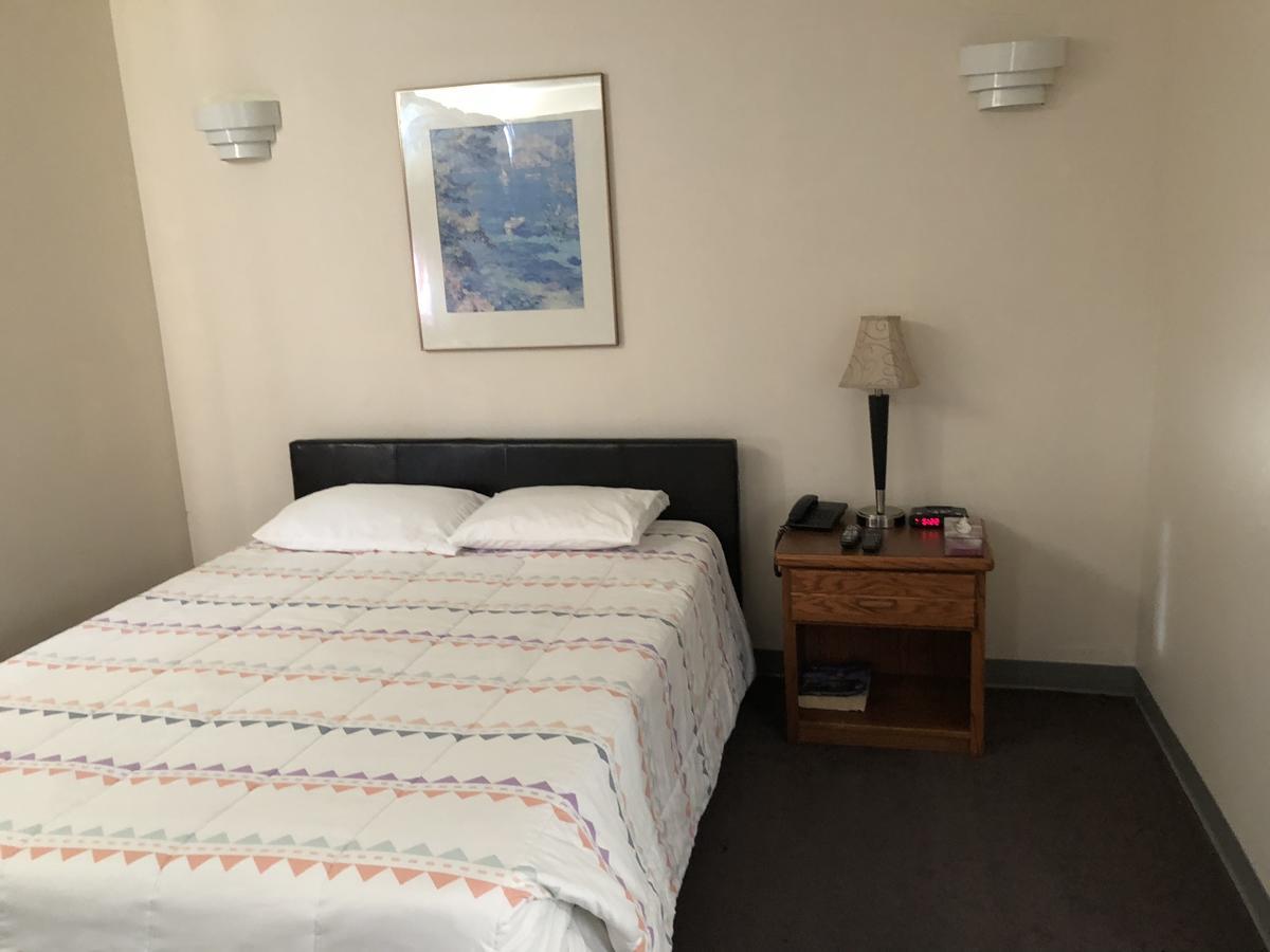 The Capri Motel Виннипег Экстерьер фото