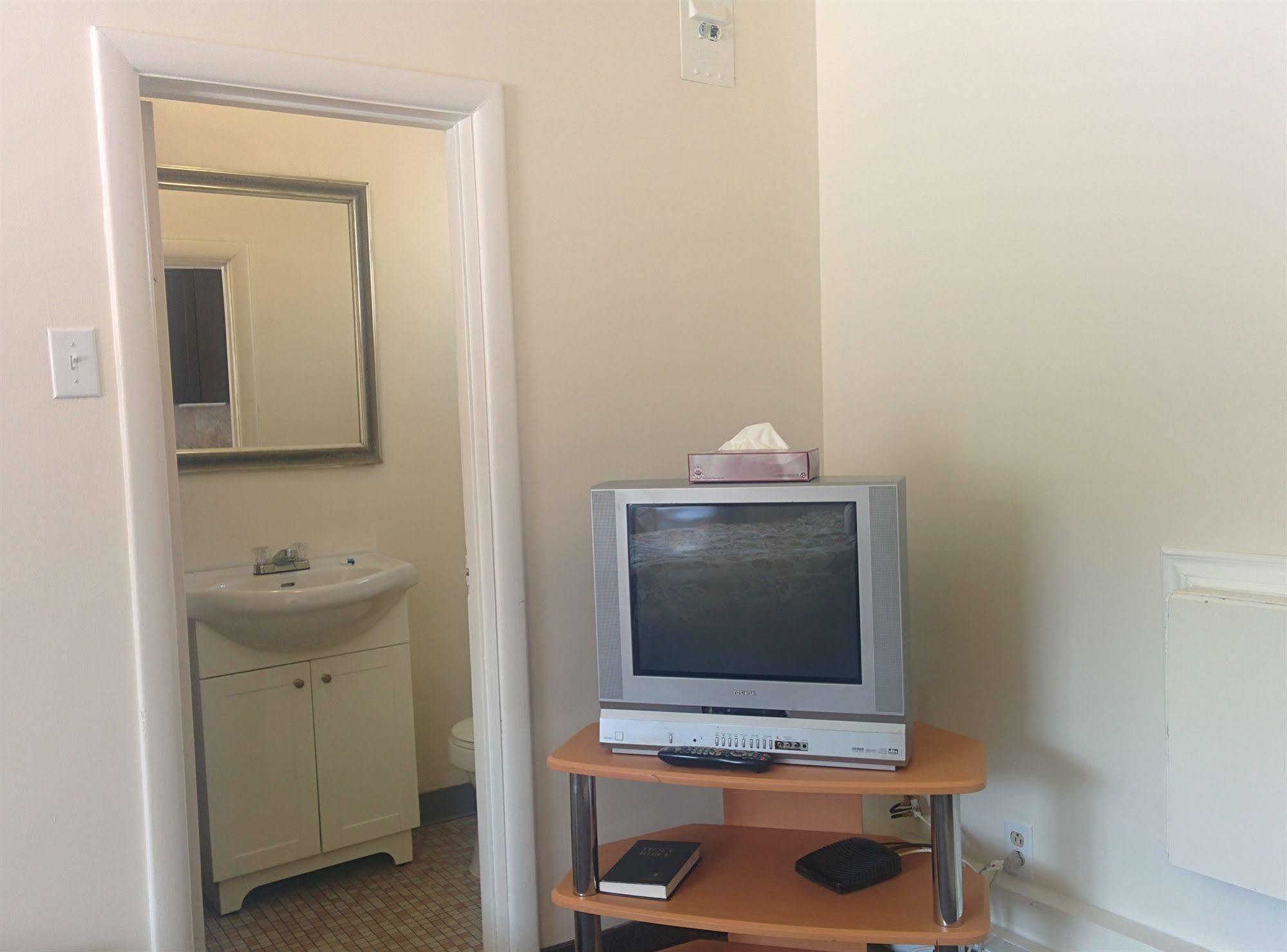 The Capri Motel Виннипег Экстерьер фото