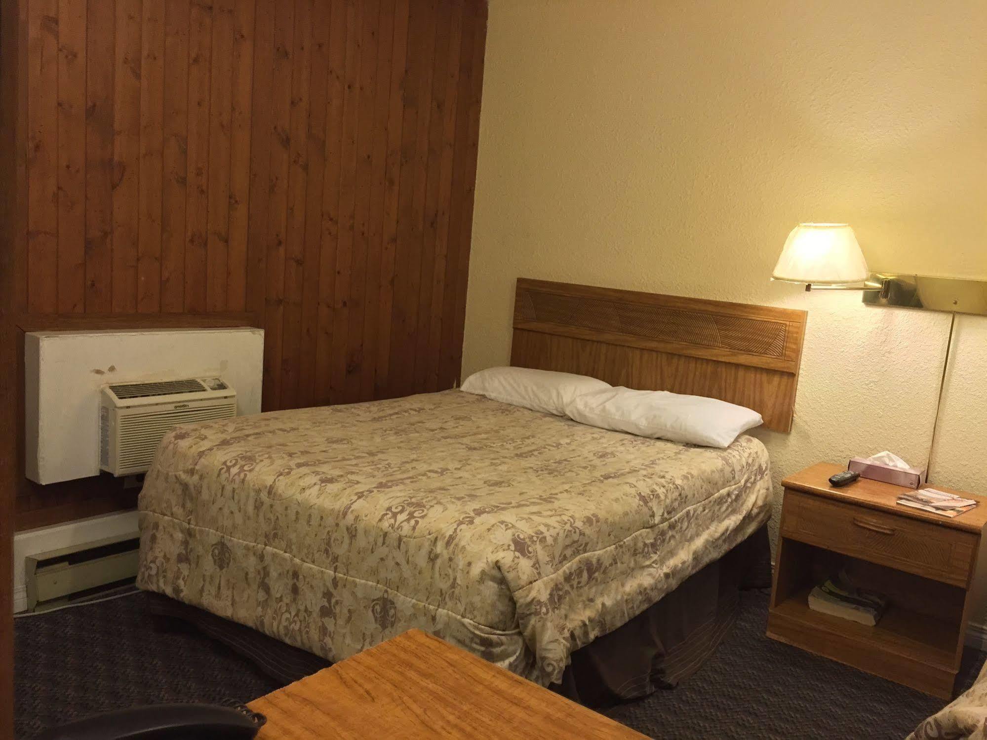 The Capri Motel Виннипег Экстерьер фото