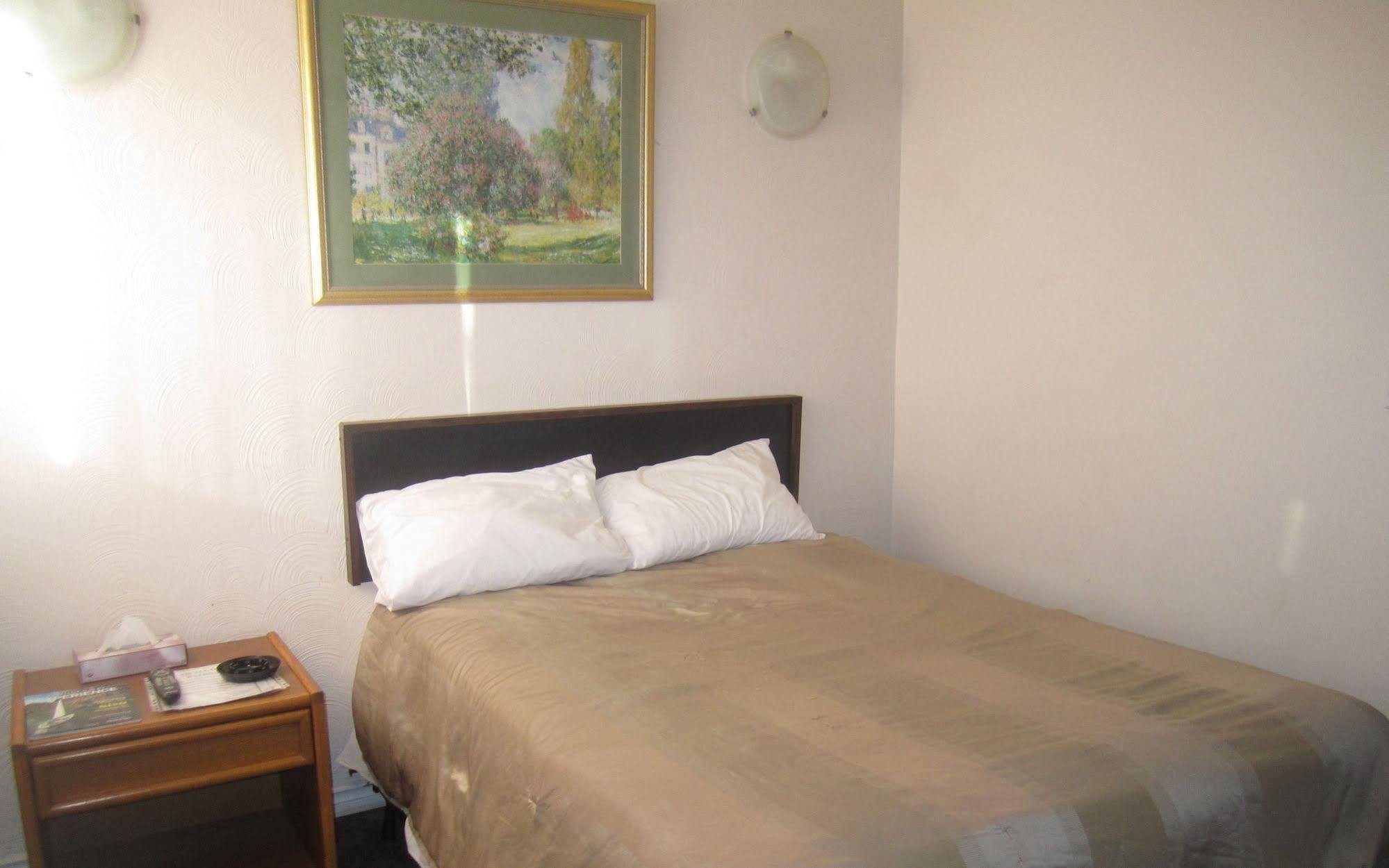 The Capri Motel Виннипег Экстерьер фото
